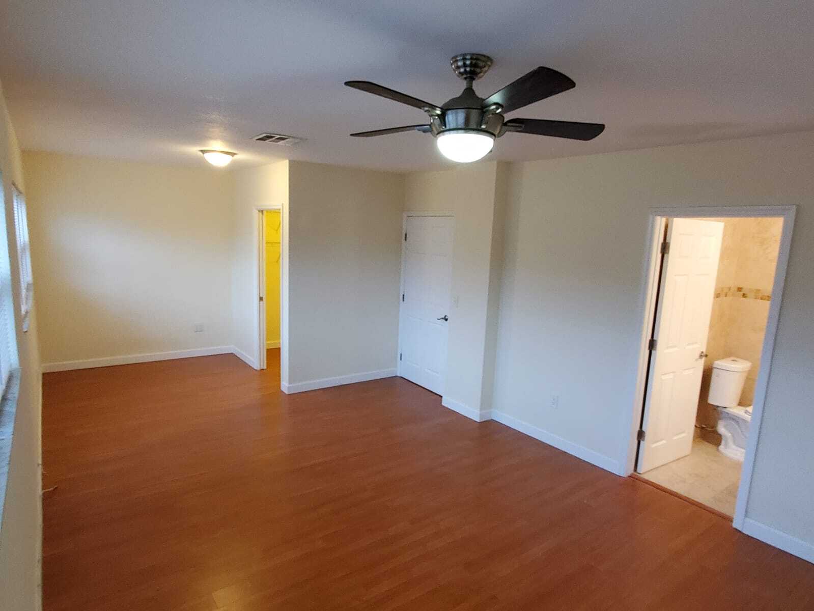 Building Photo - 802 Raymond St