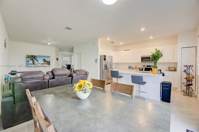 Building Photo - 12604 NW 23rd Pl