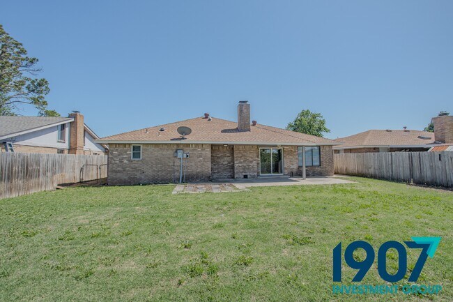 Building Photo - 1433 SW 93rd St