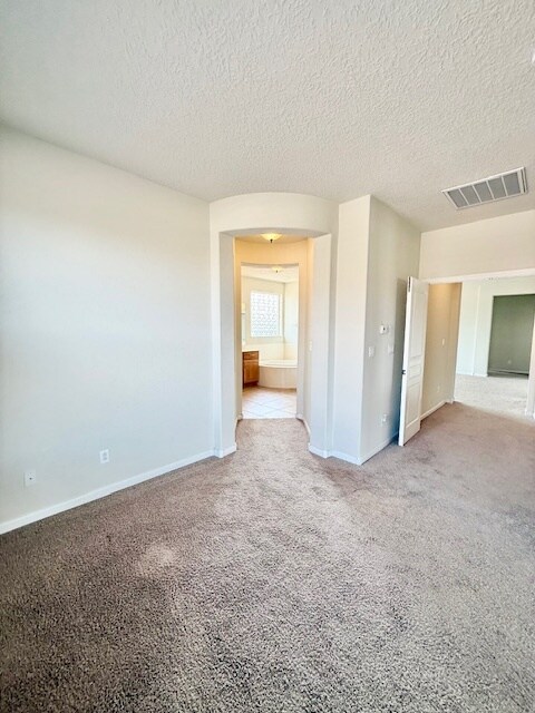 Building Photo - 15 Los Miradores Dr NE