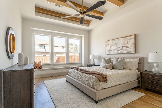 Building Photo - 317 Travis St