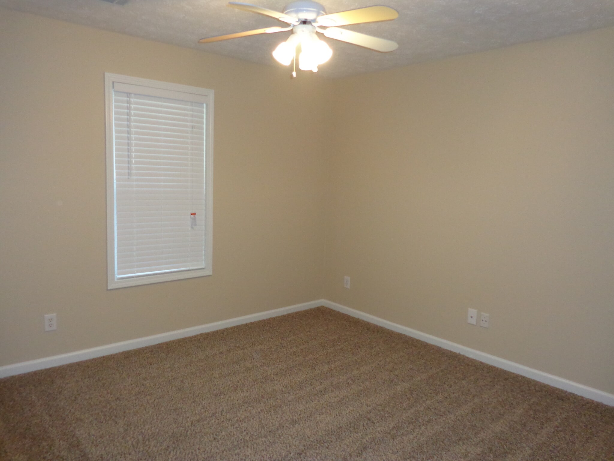 Building Photo - 7102 Independence Dr