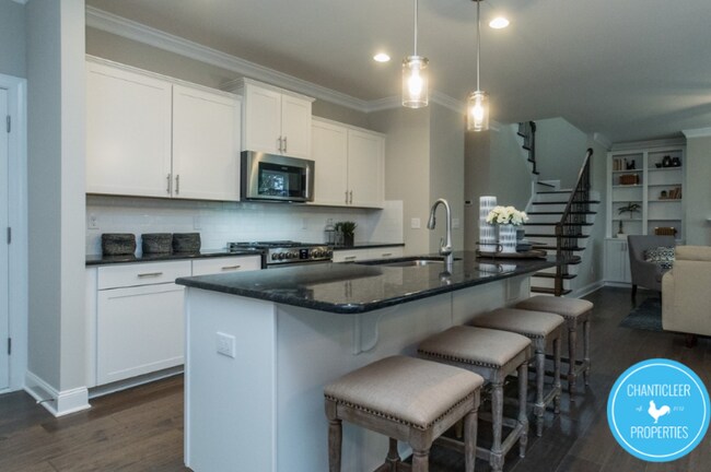 Building Photo - 2527 Reynolds Dr