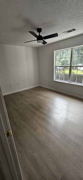 Building Photo - 50 Pebble Beach Cv