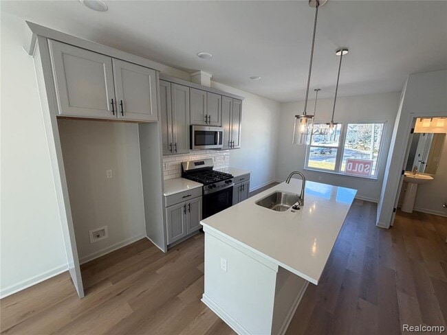 Building Photo - 23614 Parkview Ln