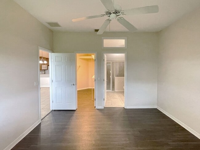 Building Photo - Two-Bedroom Townhome with Bonus Room