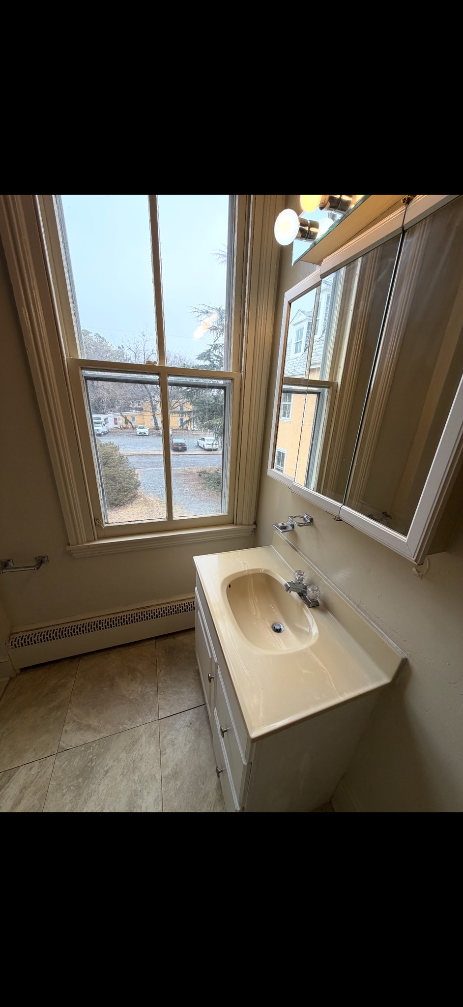 Building Photo - 313 North St