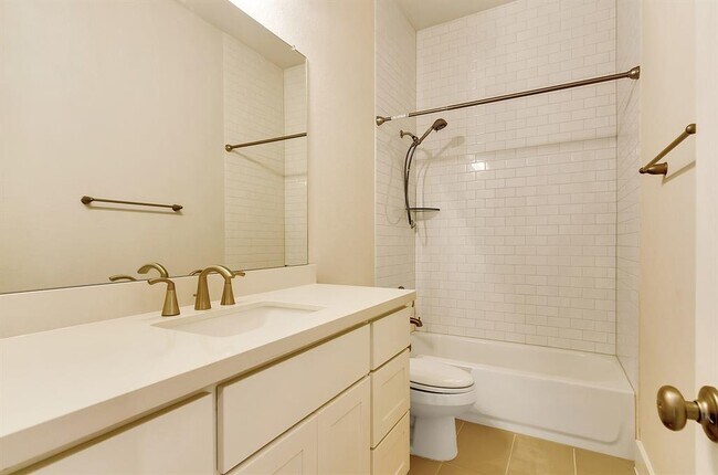 Building Photo - 279 Rivus Overlook Dr