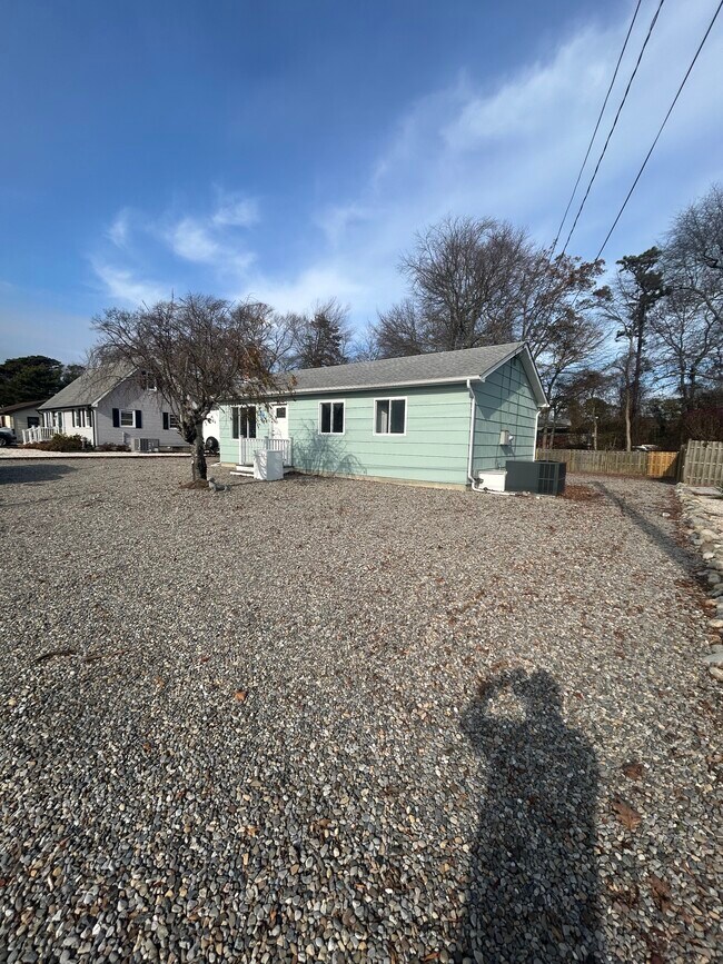 Building Photo - 820 Jane Dr