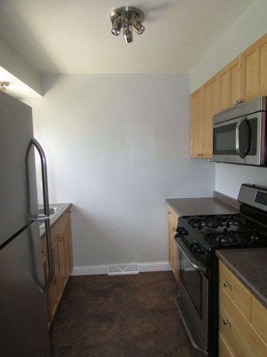 Building Photo - 5118 Manitowoc Pky