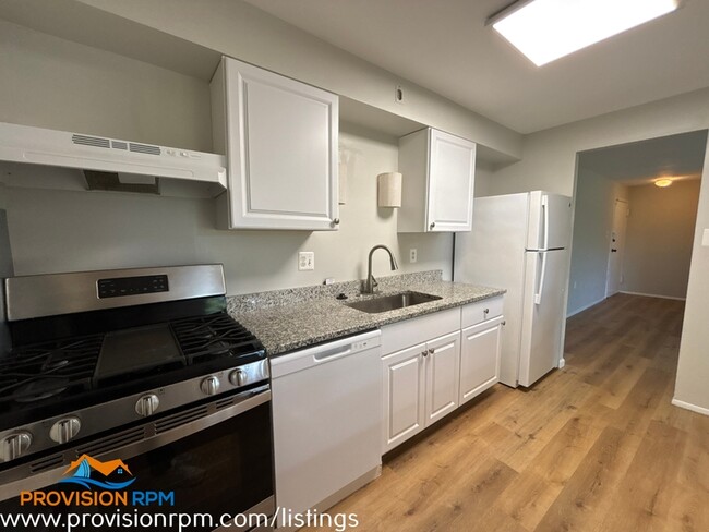 Building Photo - 611 Oakland Hills Ct