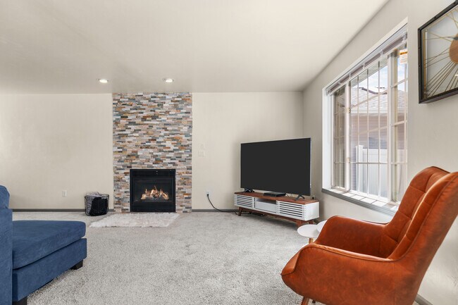 Building Photo - 1893 N Margaret St