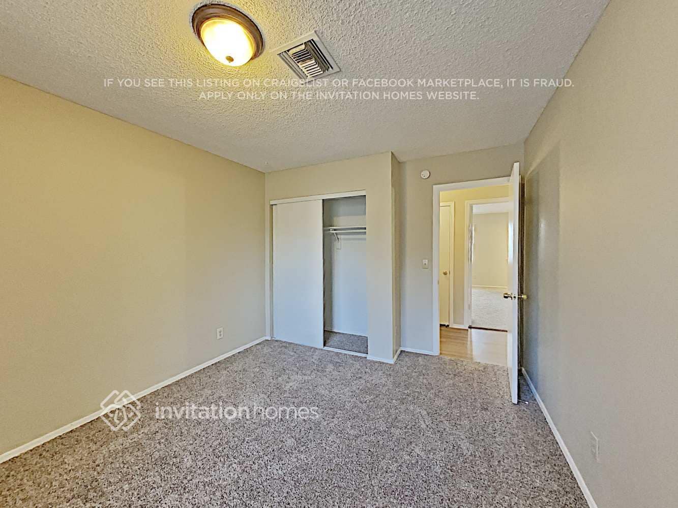 Building Photo - 8943 W Cinnabar Ave