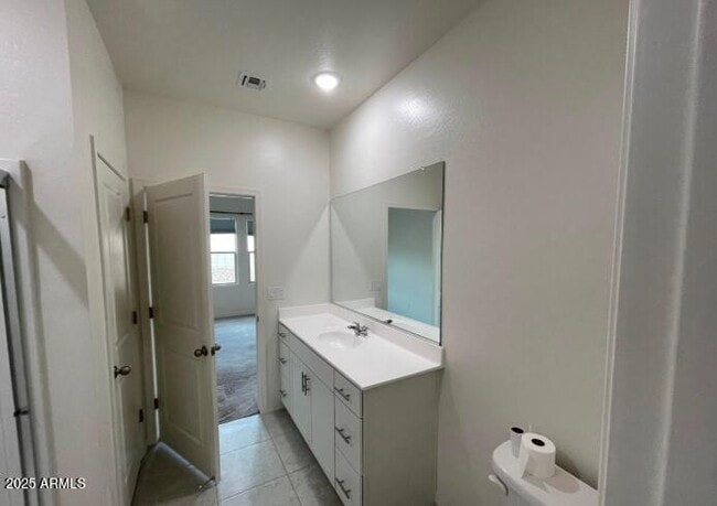 Building Photo - 19142 W Elm St