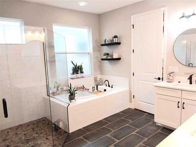 Building Photo - 5531 Native Henna Ct