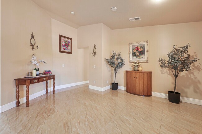 Building Photo - 45930 Las Colinas