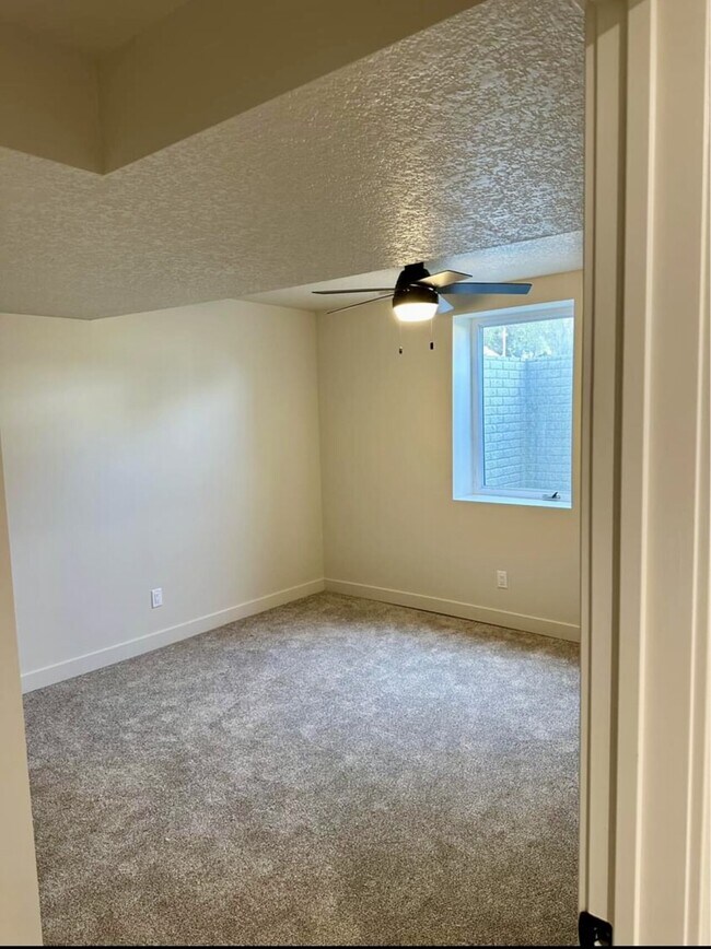 Building Photo - 107 W. Park Ave.