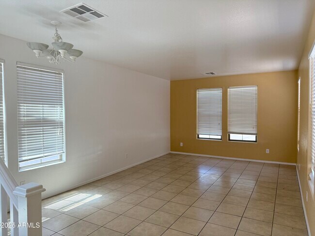 Building Photo - 3915 E Morelos St