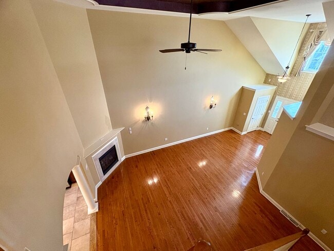 Building Photo - 3 bedroom 2.5 bathroom Townhome in Mount Joy!