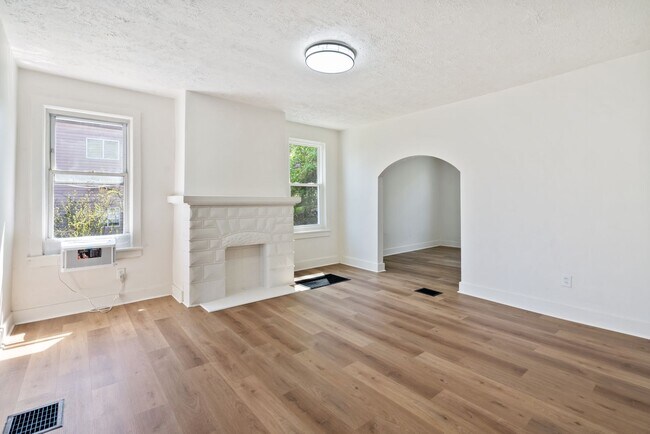 Building Photo - 348-350 Wyoming Street