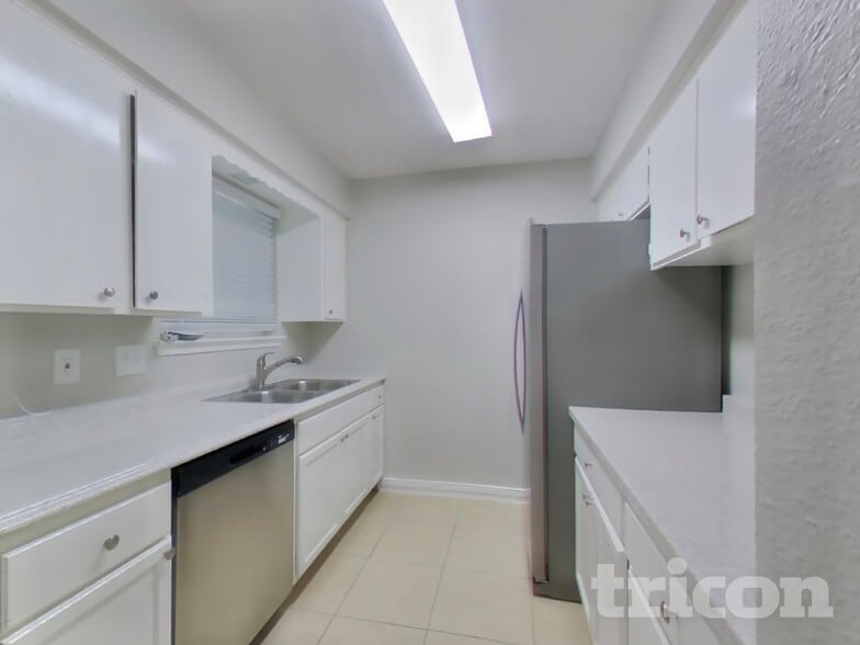 Building Photo - 11054 Spottswood Dr