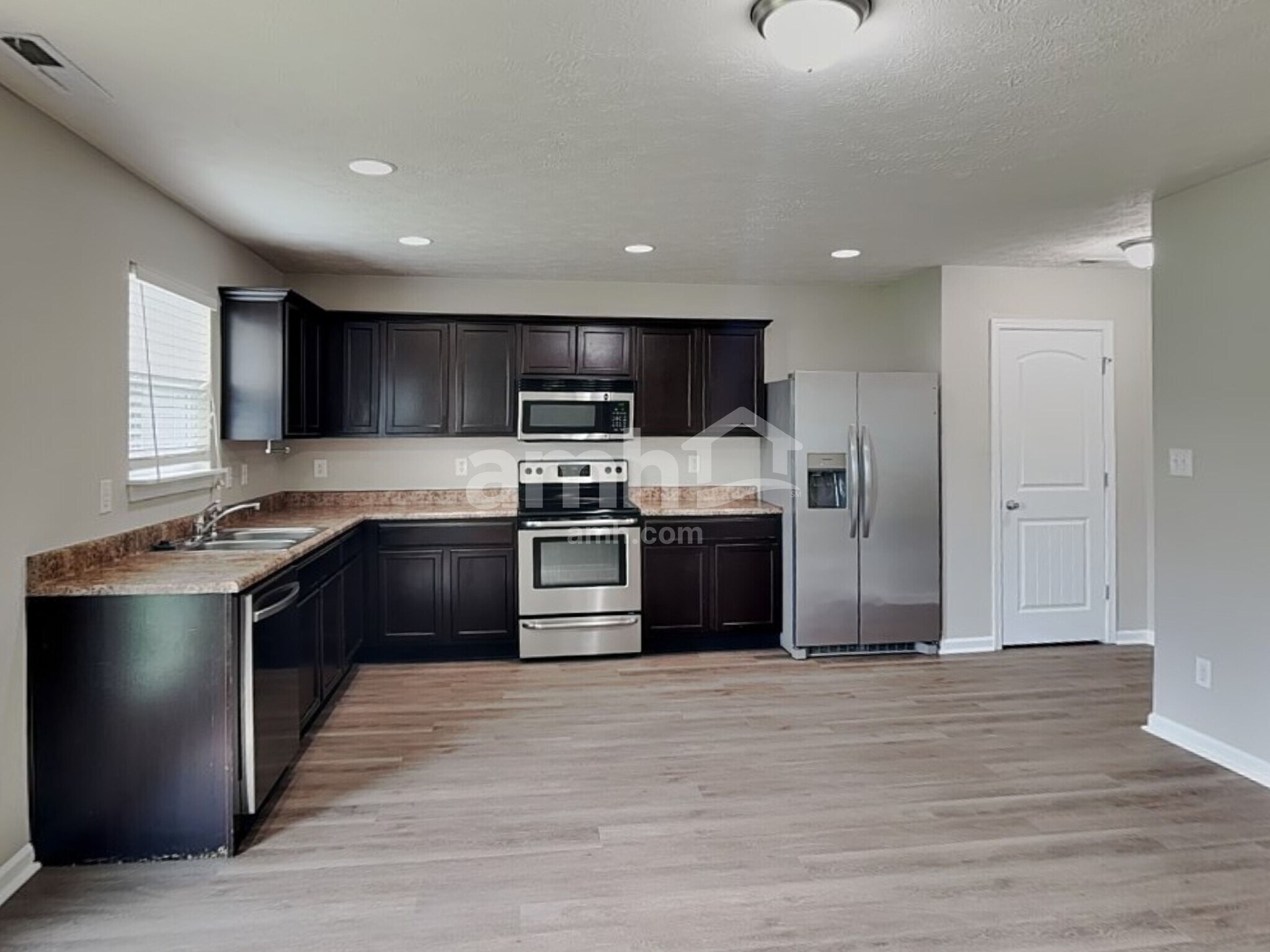 Building Photo - 1151 Fiesta Dr