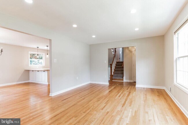 Building Photo - 9902 Holmhurst Rd