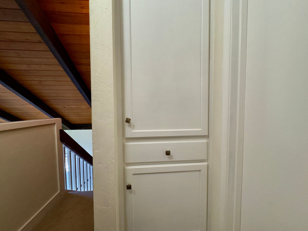 Building Photo - 6583 Valley View Rd