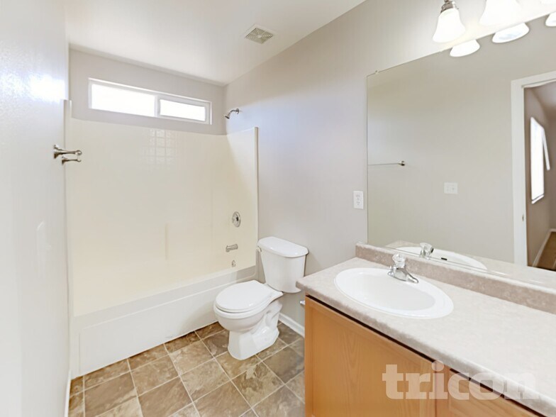 Building Photo - 7711 Mariner Cove Dr