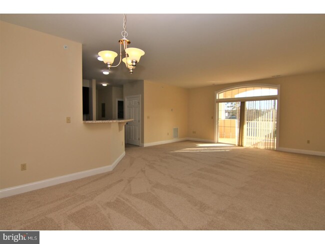Building Photo - 1655 Kenton Rd