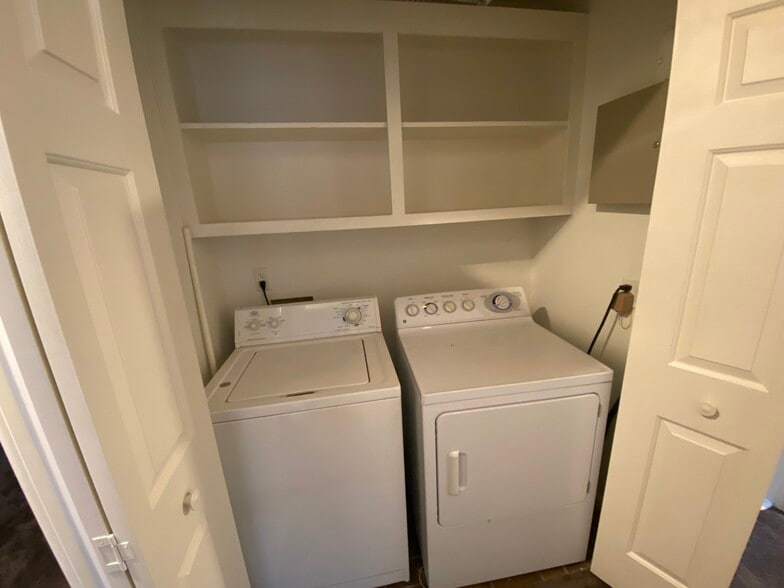 Building Photo - 2218 Graystone Dr