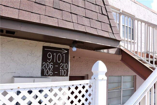 Building Photo - 9101 W Hillsborough Ave