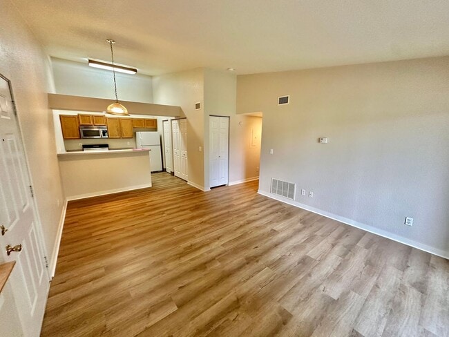 Building Photo - 1225 W Prospect Rd