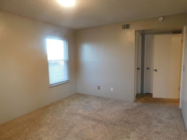 Building Photo - 4866 S Dudley St