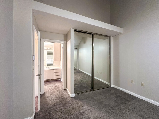 Building Photo - 3662 SW Sunset Trace Cir