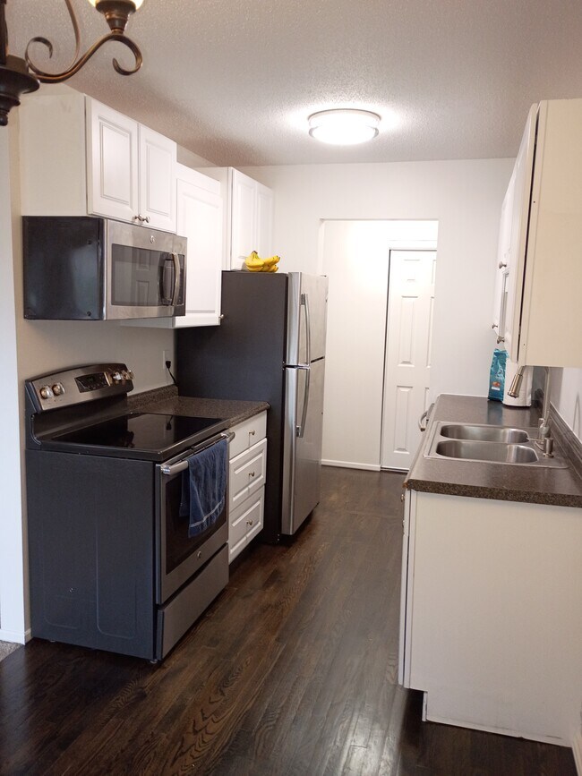 Building Photo - 806 Old Settlers Trail