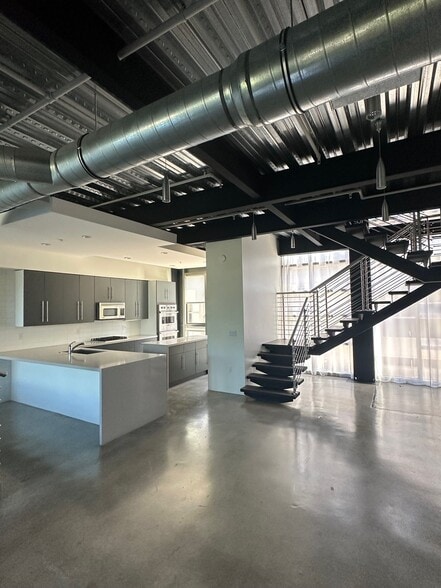 Building Photo - 3264 Kazaz Ln