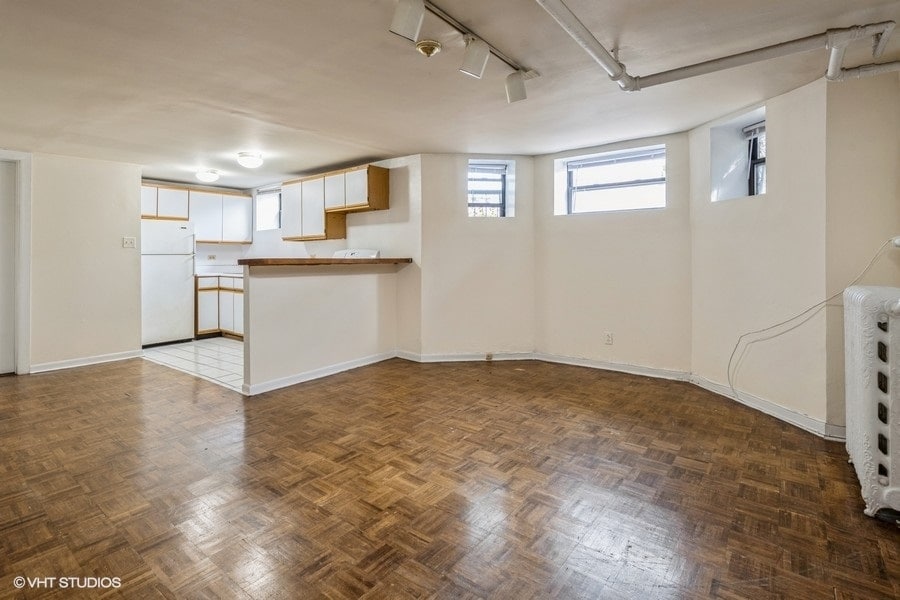 Building Photo - 1200 W Addison St