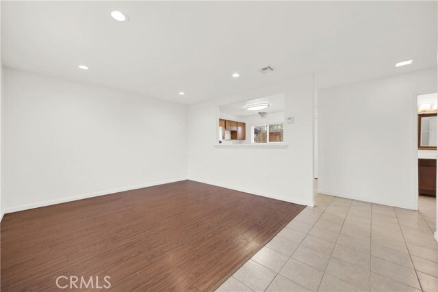 Building Photo - 980 E Mission Ave