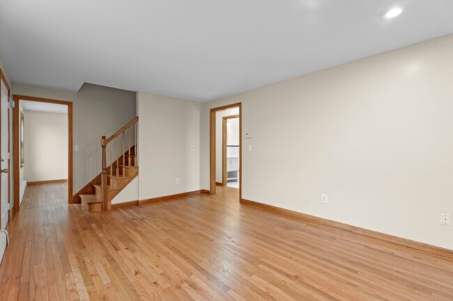 Building Photo - 62 Brookside Ave E