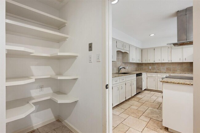 Building Photo - 3138 Honey Tree Ln