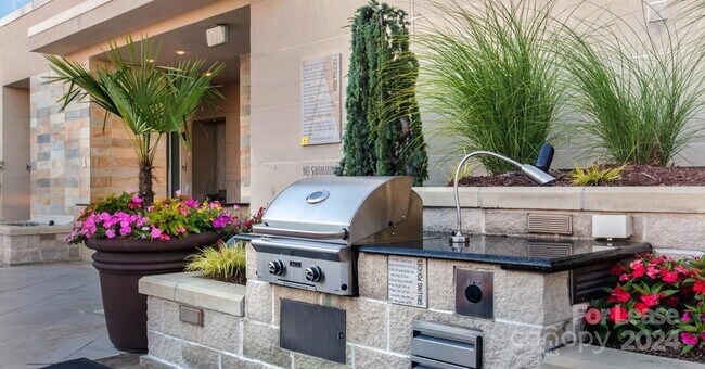 Building Photo - 125 W Tremont Ave