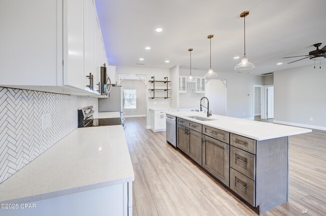 Building Photo - 742 Vista del Sol Ln