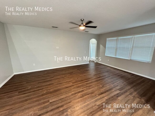 Building Photo - 5107 Appenine Loop W