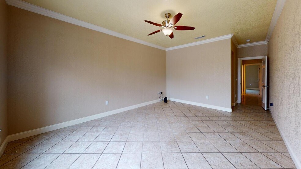 Building Photo - 7559 Glen Mont Dr