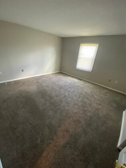 Building Photo - 806 Trustway Ct