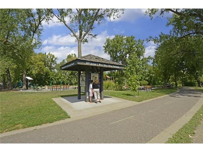 Building Photo - 660 N 2nd St