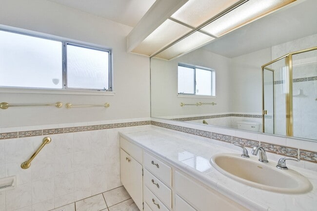 Building Photo - 1534 Crespi Dr