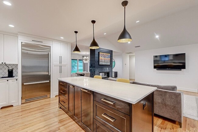 Building Photo - 4423 Springside Ln