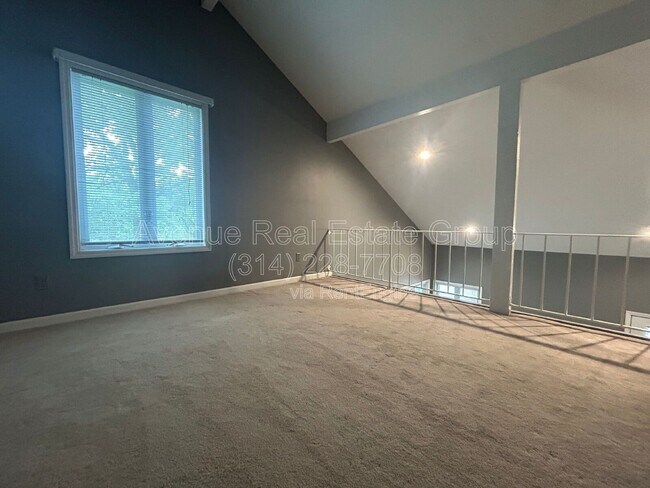 Building Photo - 411 Down Hill Dr